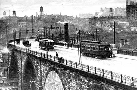 Streetcars on the Superior Viaduct