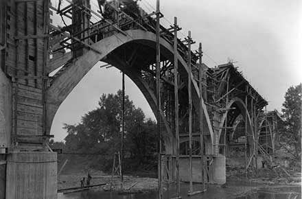 Willoughby Viaduct construction, 1920.