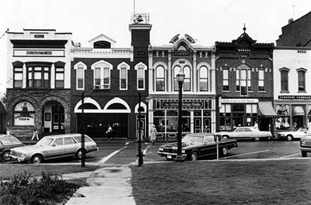 Medina Town Square, 1981