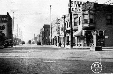 Superior Avenue - north from ®NKP Bridge, 1922
