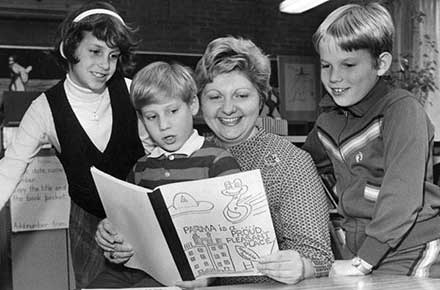 Story time for Parma children, 1980