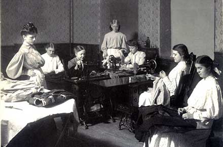 Girls' sewing circle, 1905