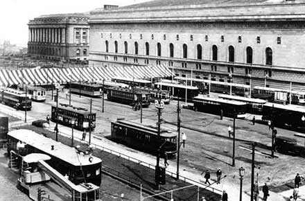 Streetcars lined up outside of Cleveland Public Auditorium