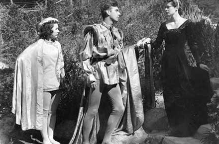 Mabel Viola Bell, Olivia Russell, and J. Franklin Hruby in Twelfth Night.