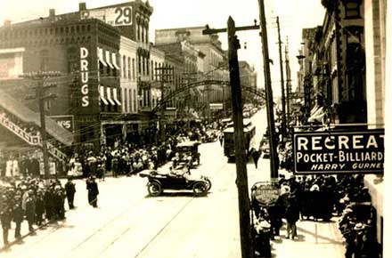 A view of Fourth and Main Streets, 1918