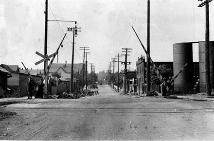 Looking north along East 75 St. towards the ®Nickel Plate Road crossing, 1922.