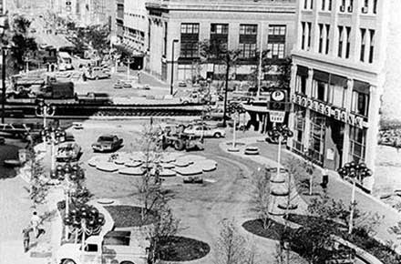 Federal Plaza in downtown Youngstown, 1974